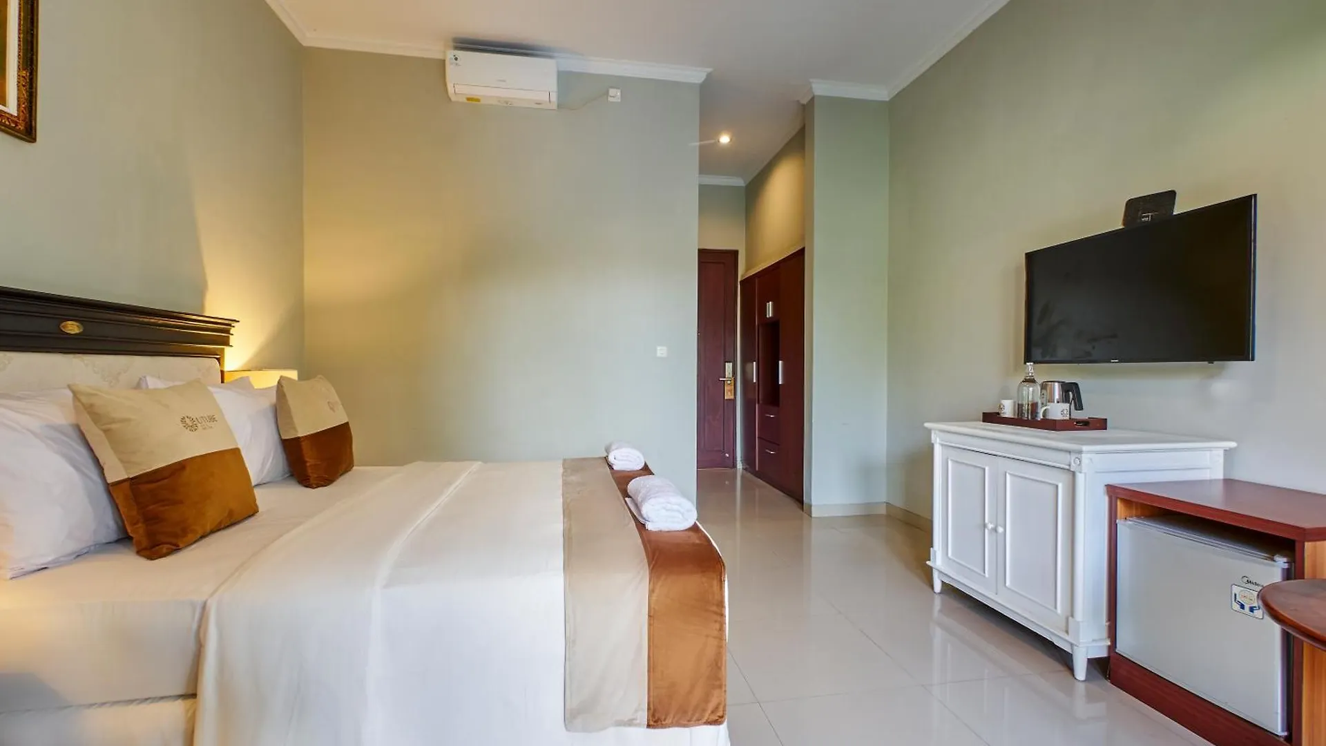 U Tube Hotel Uluwatu 3*,